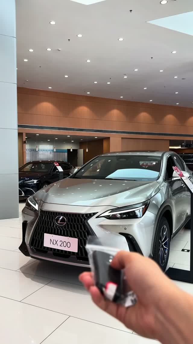 LEXUS NX200 2026
