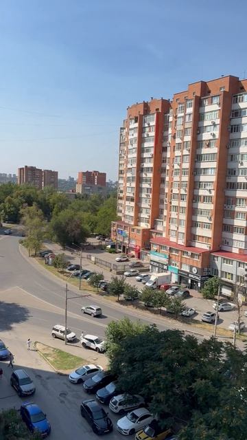 Вид из окон 2-комн.квартиры на площадь Борко в Ростове-на-Дону