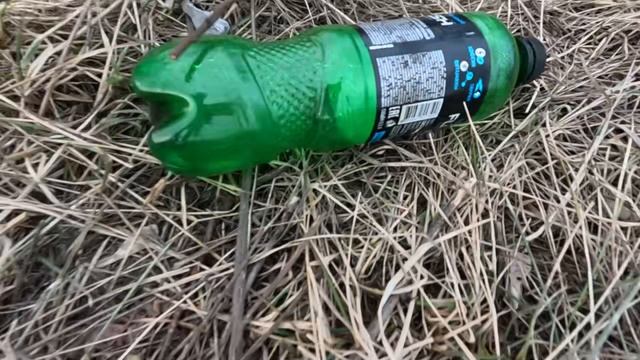 куча мусора в поле