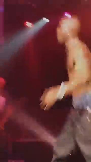 Celebrity Reactions To 2pacs Live Performance 2pac Celebrity [get-save.com]