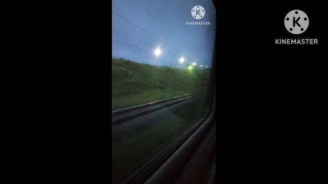 Отправились в дальнюю дорогу/бабушка в слезах
