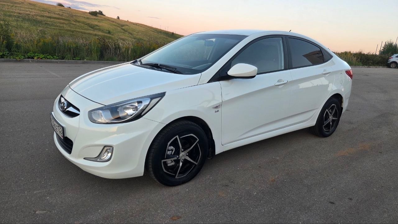 Hyundai Solaris 1.6 АТ 2013г