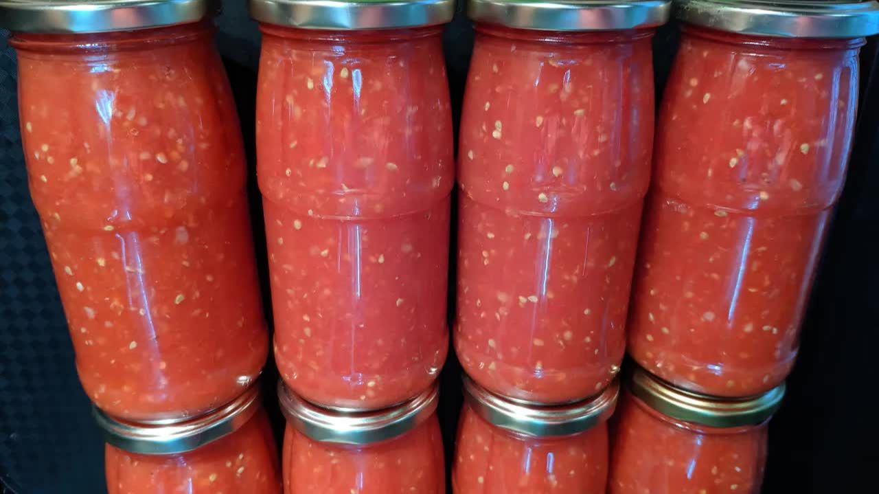 ОГОНЁК на Зиму из Помидоров. БЕЗ Варки. Вкуснее обычной Аджики и Кобры. Супер рецепт