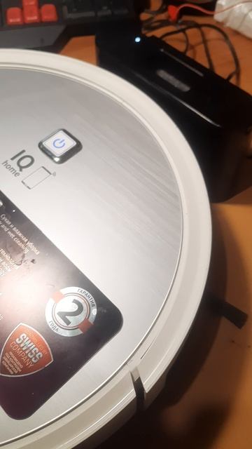 Робот-пылесос Polaris PVCR 4105 WI-FI IQ Home Aqua
