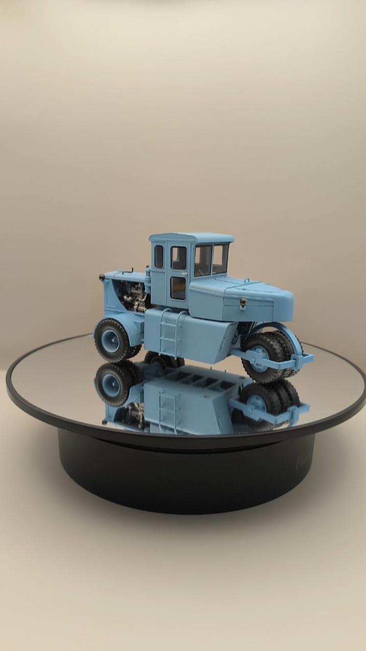 первый в СССР самоходный пневмоколесный статичный каток Д-365 1:43 ModelPRO
