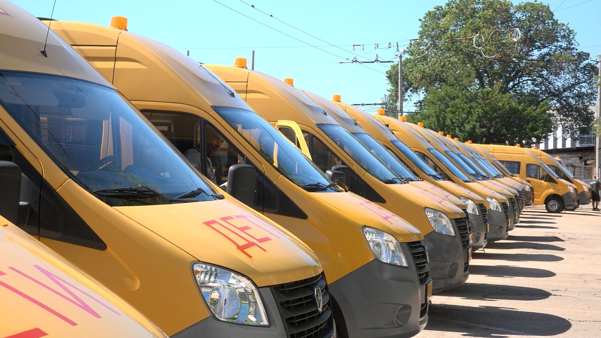 Школьные автобусы Севастополя подготовили к учебному году