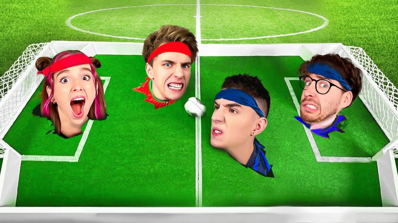 Играем в ФУТБОЛ ГОЛОВАМИ Челлендж ! А4