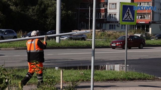 Борьбу с самокатчиками-нарушителями начинают в парках и скверах Великого Новгорода