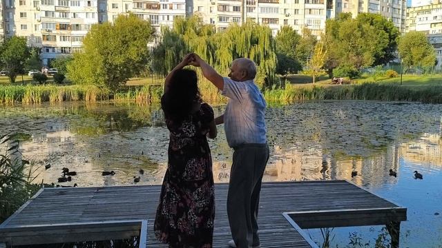Под осенним листопадом..... 20.08.26.