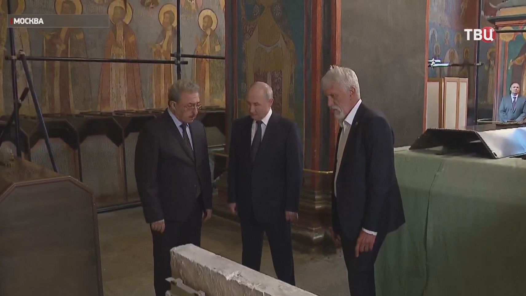 Путин счел чудесным обретение мощей Дмитрий Донского