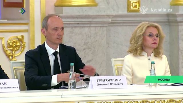 Президент России Владимир Путин поручил правительству дополнительно поддержать регионы
