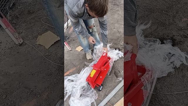 распаковка инструмента и первая проба