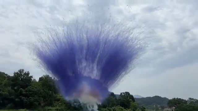 FPS614 Дневной салют фиолетовый 50 залпов веерный с треском