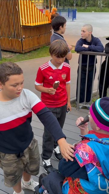 Добрые парни  Good guys  
добро помощь ВикторСчастливый инвалид благодарность мечта счастье