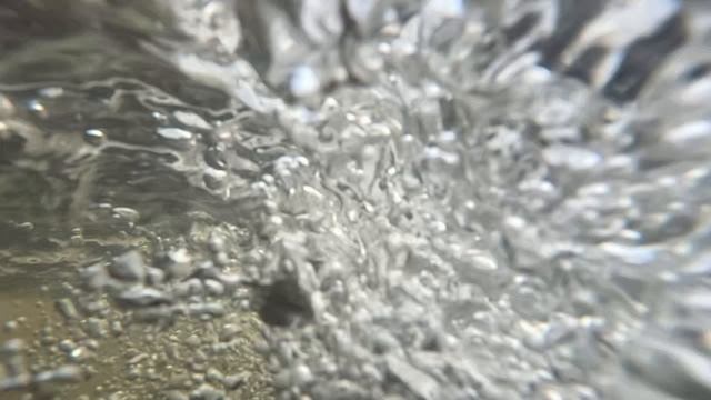 красивые пузыкики под водой