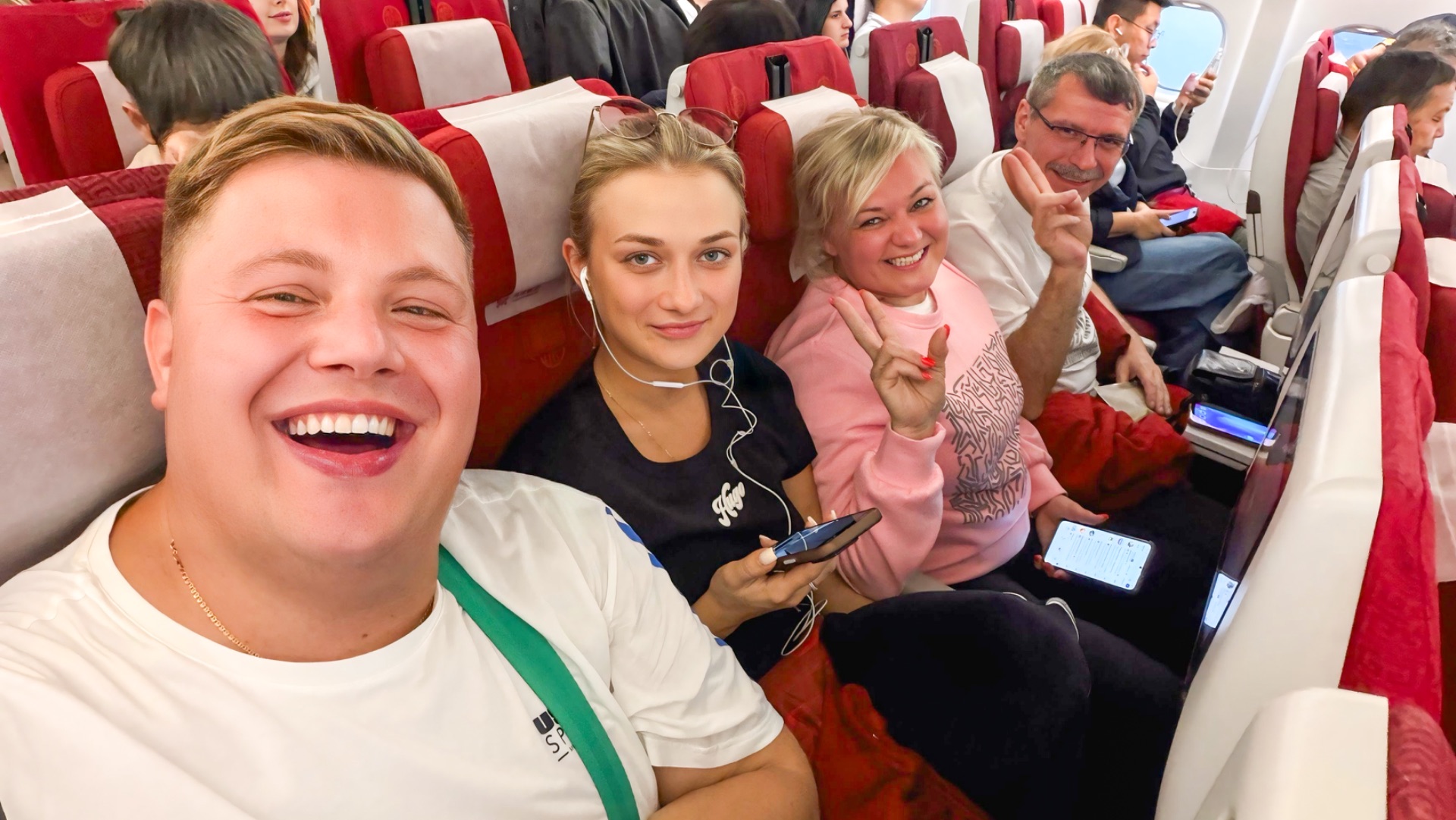 ЛУЧШИЙ ПОЛЕТ? ЛЕТИМ В КИТАЙ Hainan Airlines ЧЕМ КОРМЯТ И ПОЮТ?