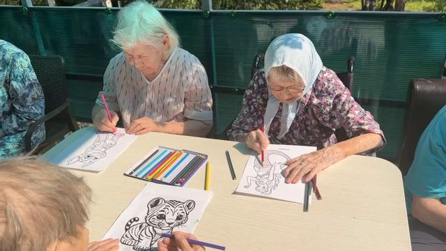 В нашем пансионате большинство проживающих с удовольствием занимаются рисованием