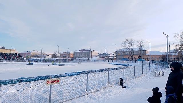 7 заезд 1 день Отборочные соревнования по мотогонкам на льду Шадринск 27.12.2025 спидвей