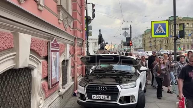ДТП на Невском проспекте в Санкт-Петербурге