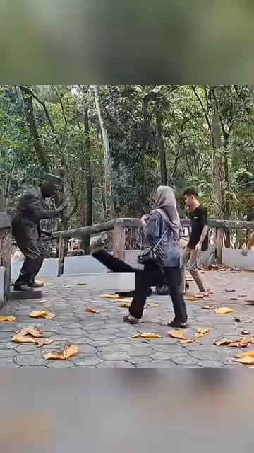 1000107836.mp4