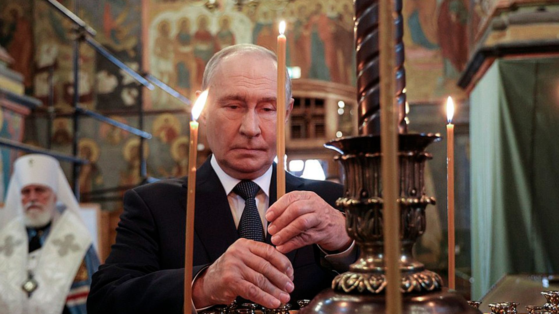 Путин назвал чудесным обретение мощей Дмитрия Донского