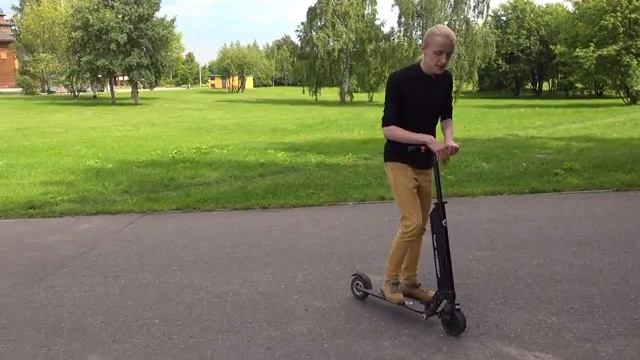 Легкий быстрый электросамокат для города IconBIT Kickscooter FF