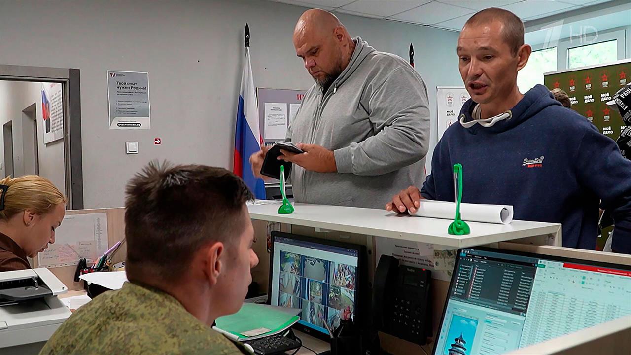 Все больше желающих связать себя с армией подписывают контракт с Минобороны