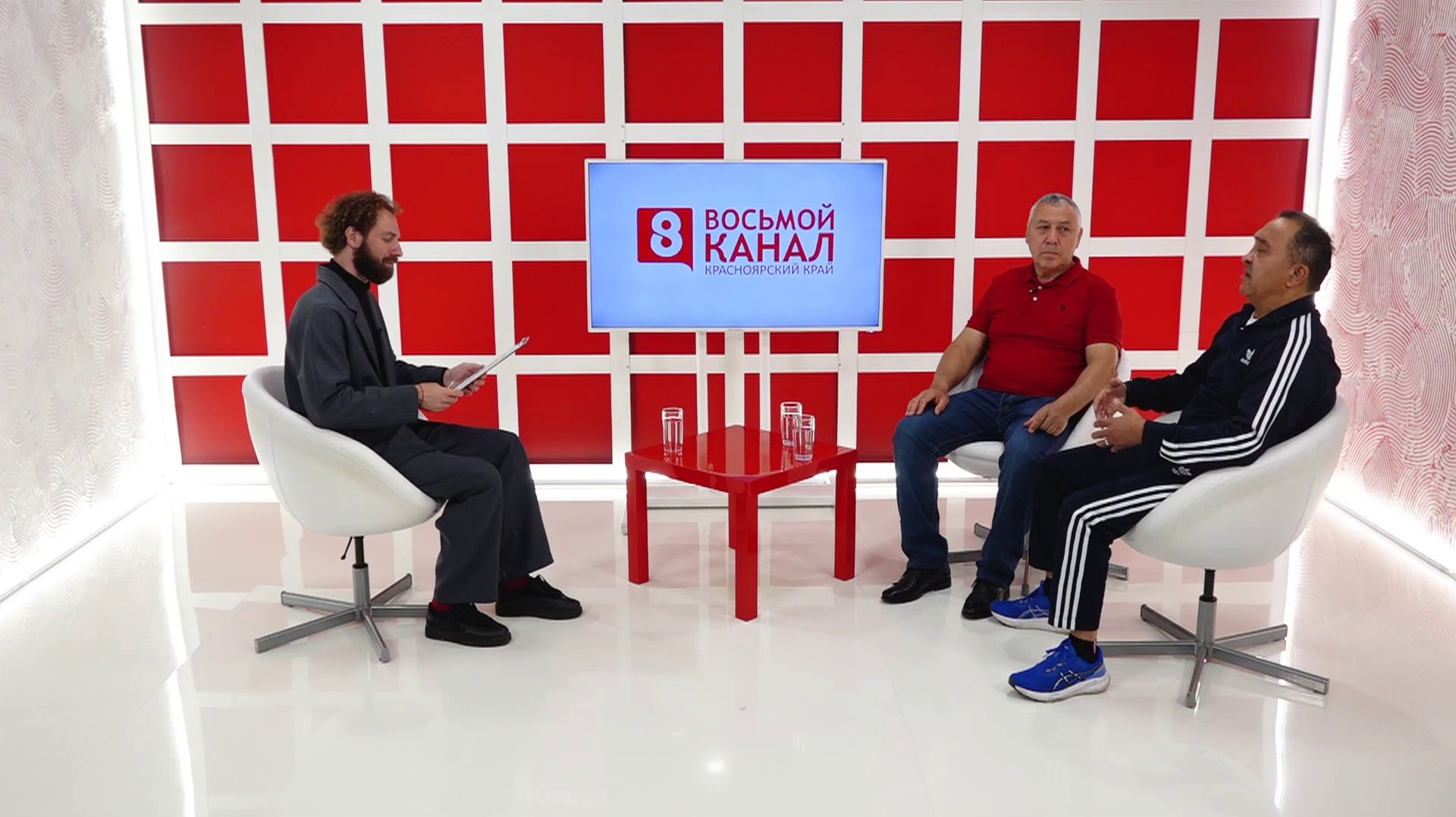 Интервью на 8 канале. Артур Лукава Марс Кучкаров Орзубек Назаров.