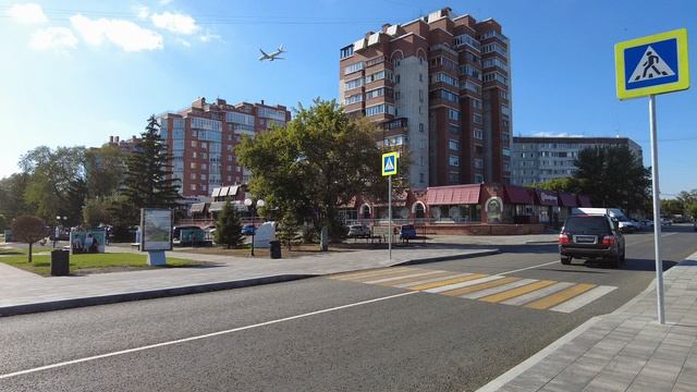 Прогулка по скверу у СКК им. В. Блинова 1