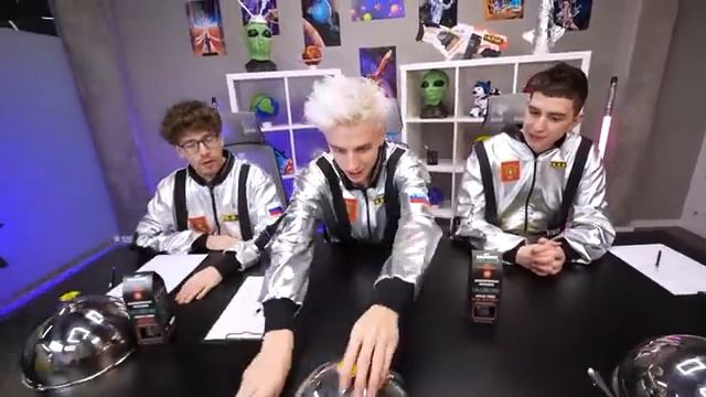 КОСМИЧЕСКАЯ vs НАСТОЯЩАЯ ЕДА ЧЕЛЛЕНДЖ ! Влад а4 Видео а4 Влад а4 Бумага Влад а4 Бумага А4 а 4 ВЛАД