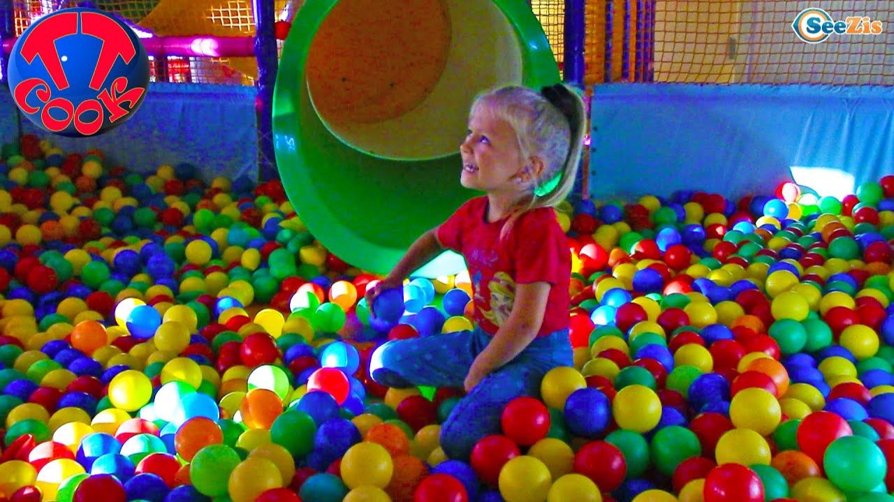 VLOG Ярослава в Развлекательном Центре Игровая Детская Комната Amusement Center Kids Playr