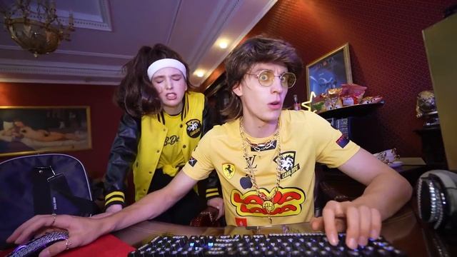 ультра-богатый vs бедный геймер