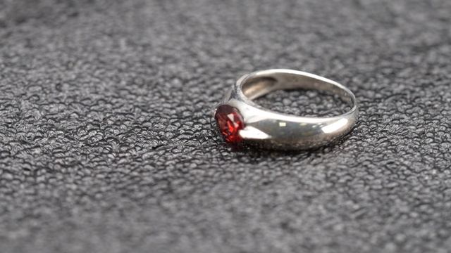Кольцо серебряное 381 г Серебро 925 вставка 04 г код 230627
