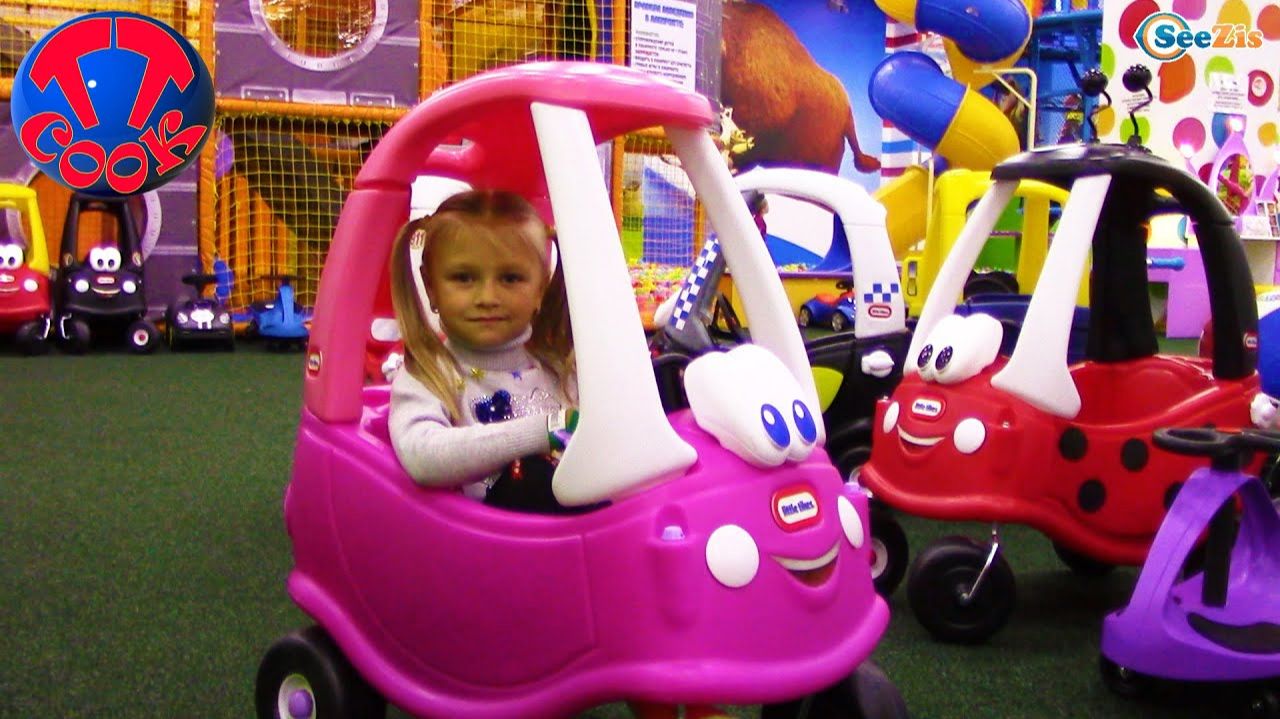 VLOG Ярослава в НОВОМ ОГРОМНОМ Развлекательном Центре Катаемся на машинке Little Tikie Car
