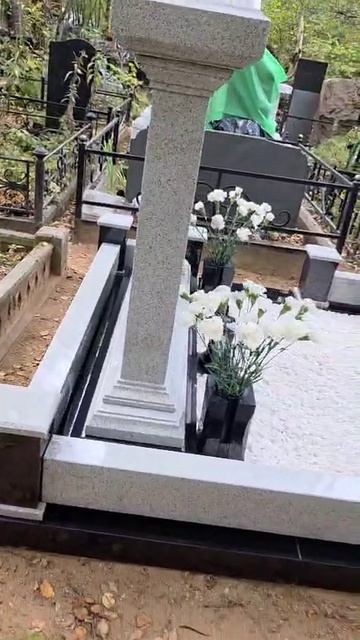Памятник Арка на семейной могиле