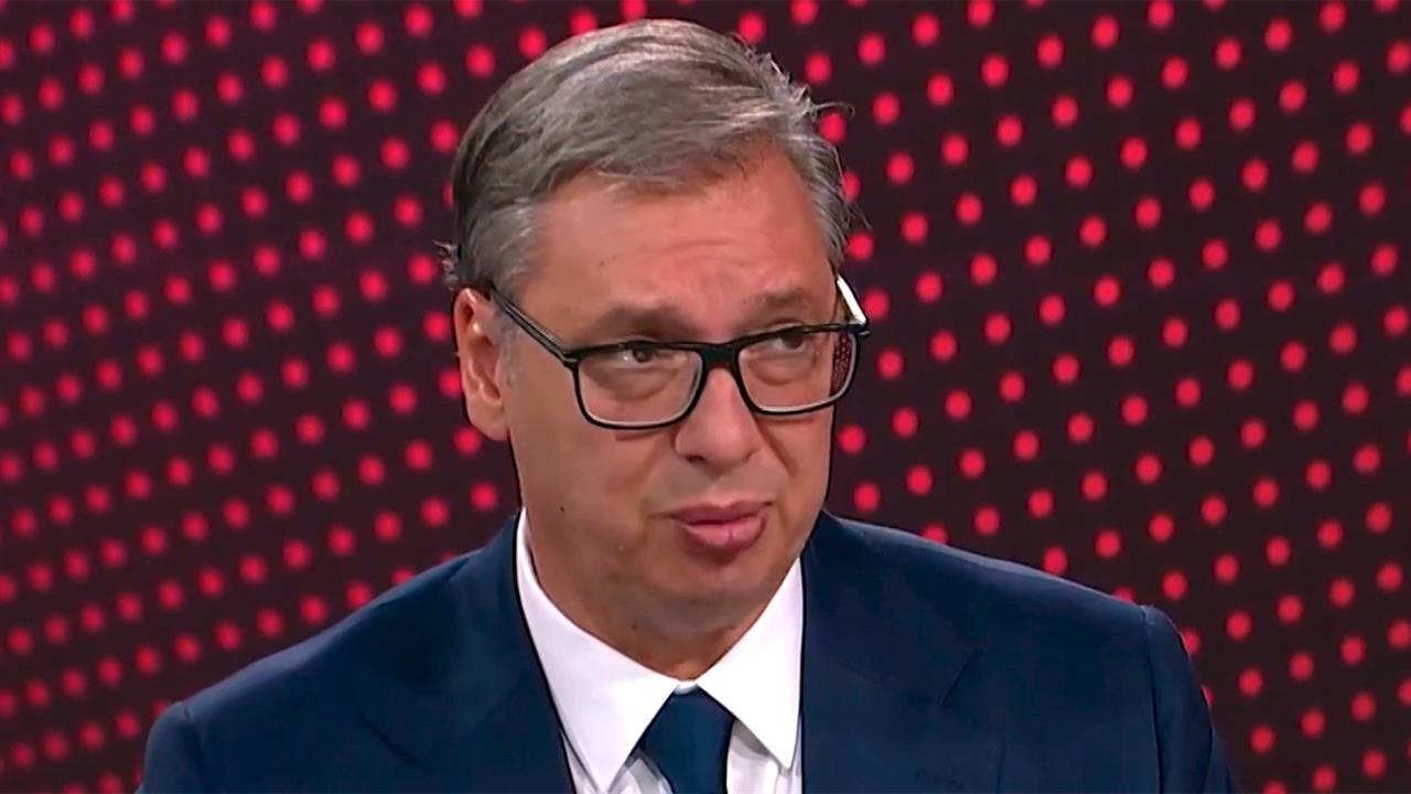 Президент Сербии Александр Вучич поблагодарил Россию за помощь в тушении пожаров