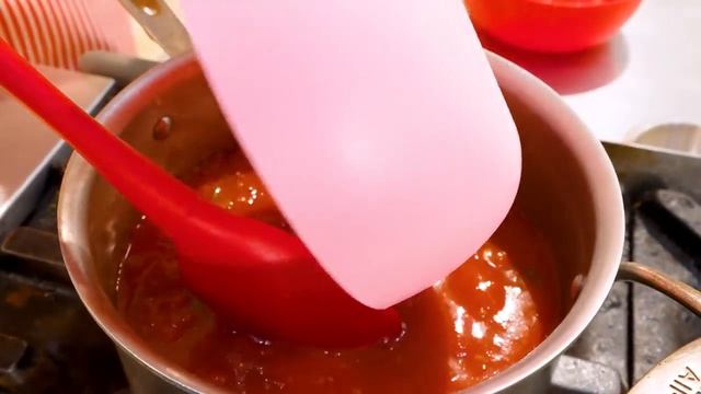 Что прячется под кроватью  Полезные истории для детеи