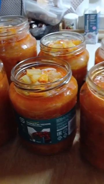 Вкусные баночкиЛечо с кабачком