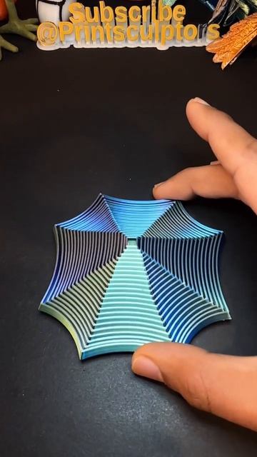Напечатанная на 3D-принтере игрушка-фиджет Паутина.