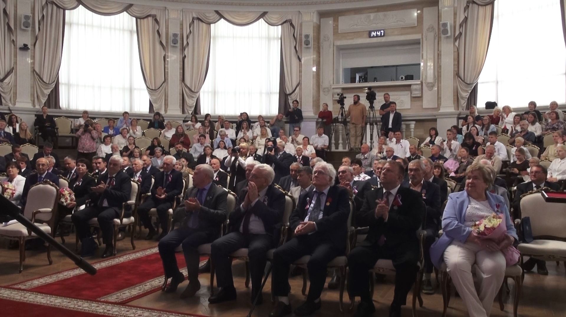 Заслуженным работникам региона вручили награды  Новости 49 21.08.26