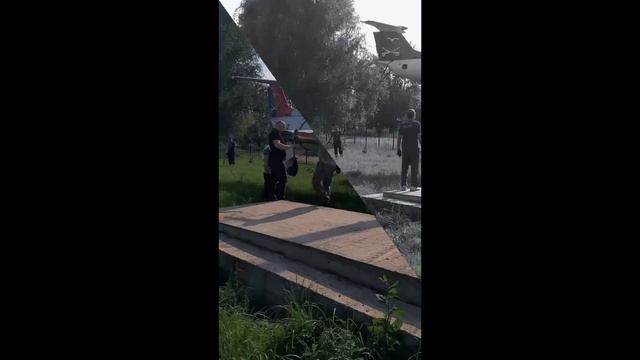 В парк Механика в Ульяновске привезли учебный самолёт L-29 Дельфин