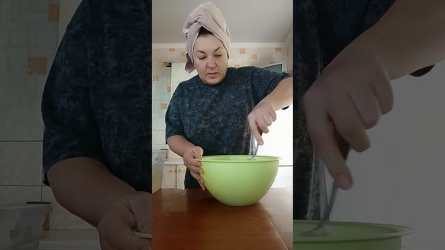 Замесила тесто для Лёша будет сам формовать и печь 