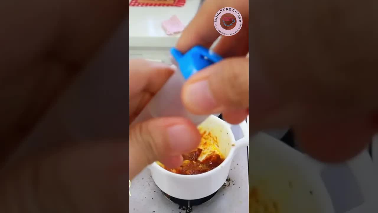 МИНИАТЮРНАЯ ЕДА шортс