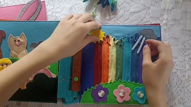 Развивающая книжка из фетра