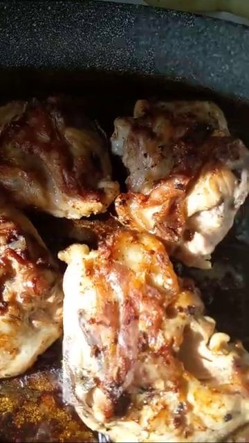 Куриные бедрышки . Жареные на сковороде гриль . Куриные бедра . Рецепт . Как приготовить дома