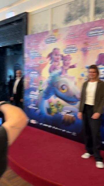 Певец Илья Гуров на премьере мультфильма Лунтик Обратная сторона Луны в кинотеатре Художественный