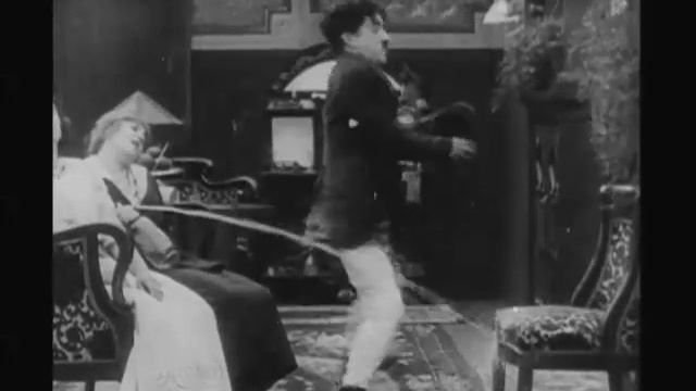 Женщина A Woman 1915  последний фильм где Чарли Чаплин появился в женском платье! 