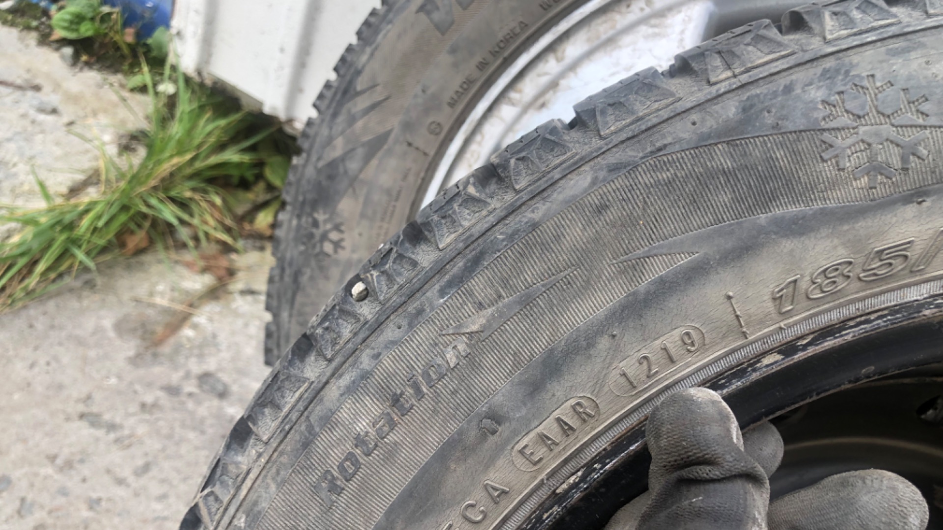 шина бу Roadstone Winguard WinSpike 18560 R15 88T