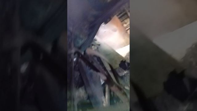 мы в заброшенном гараже