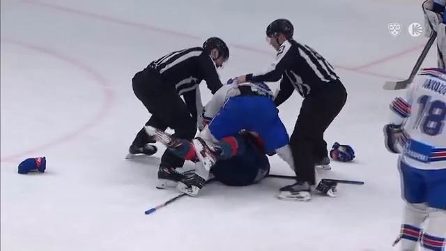 Зайцев завалил Свечникова. 22032025